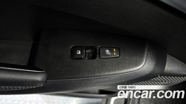 Kia Seltos 2023 — ფოტო 18/20