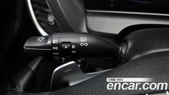 Kia Seltos 2023 — ფოტო 19/20