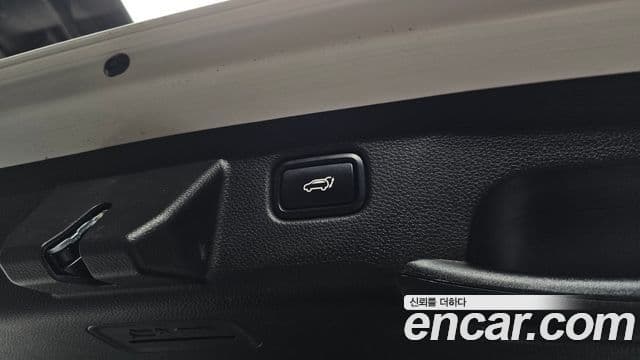 Kia Seltos 2023 — ფოტო 20/20