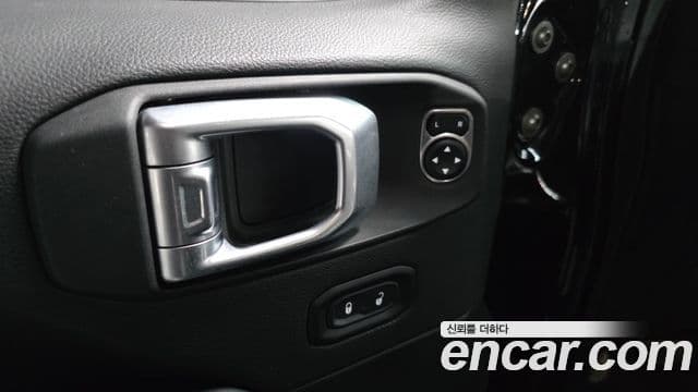 Jeep Wrangler 2020 — Şəkil 18/20