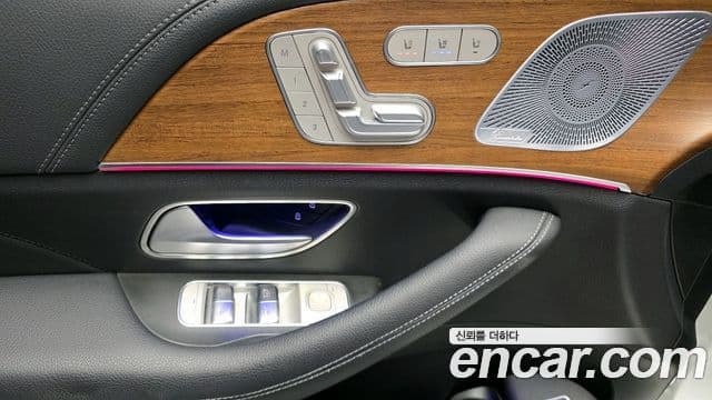 Mercedes-Benz GLE-Class 2021 — ფოტო 14/20