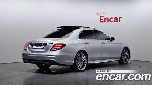Mercedes-Benz E-Class 2020 — Фото 2/20