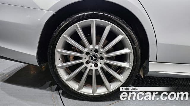 Mercedes-Benz E-Class 2020 — Фото 5/20