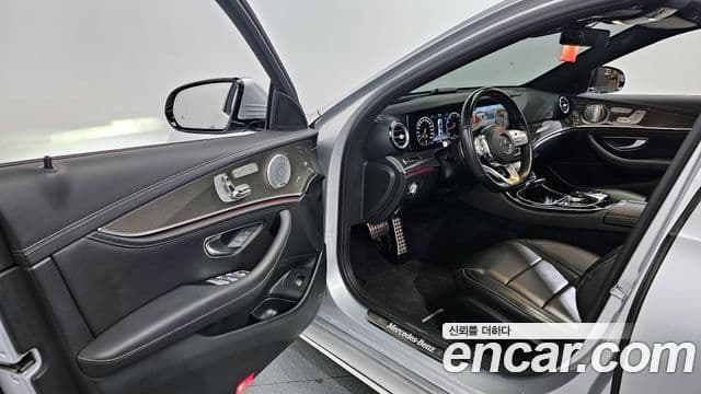 Mercedes-Benz E-Class 2020 — Фото 10/20