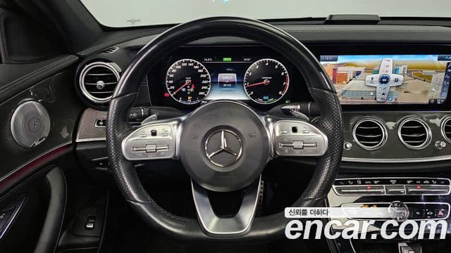 Mercedes-Benz E-Class 2020 — Фото 13/20