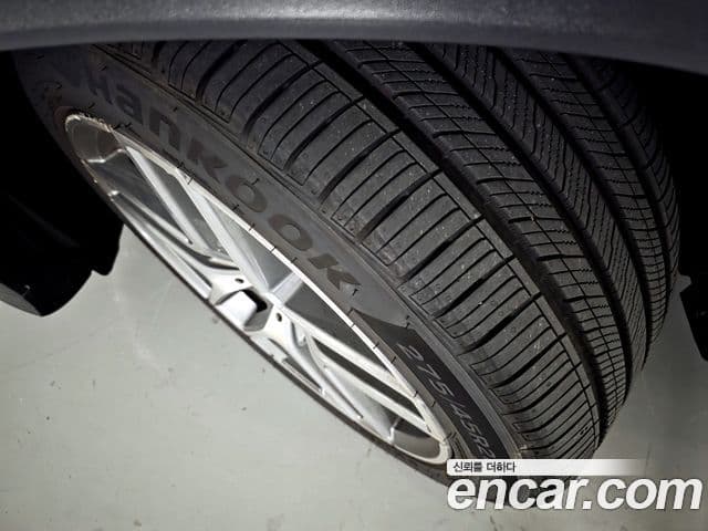 Mercedes-Benz GLE-Class 2018 — ფოტო 13/20