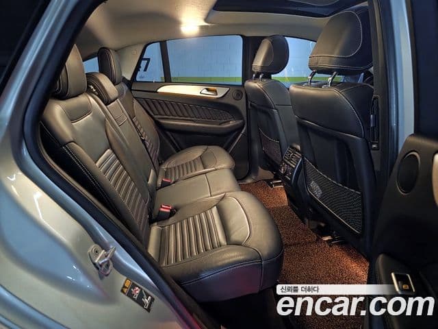 Mercedes-Benz GLE-Class 2018 — ფოტო 14/20