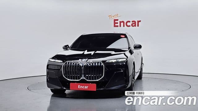 BMW 7 Series 2023 — ფოტო 12/20