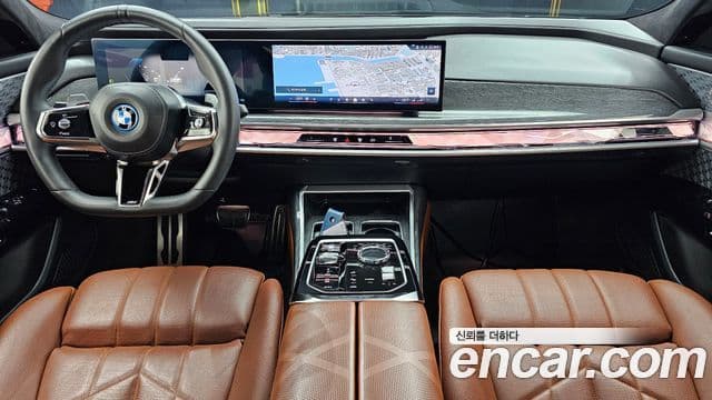 BMW 7 Series 2023 — ფოტო 3/20