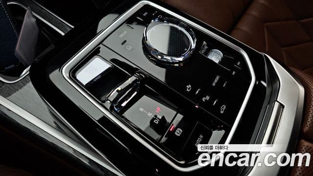 BMW 7 Series 2023 — ფოტო 18/20