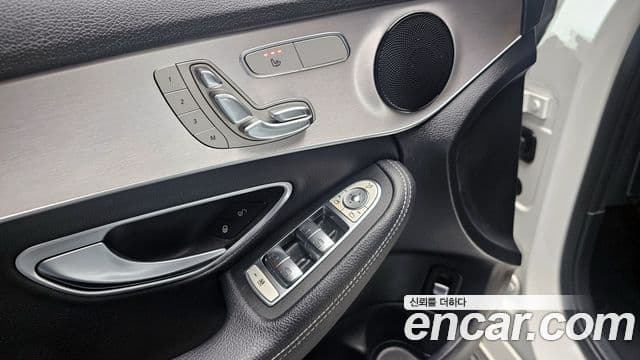 Mercedes-Benz C-Class 2020 — ფოტო 16/20