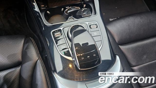 Mercedes-Benz C-Class 2020 — ფოტო 19/20