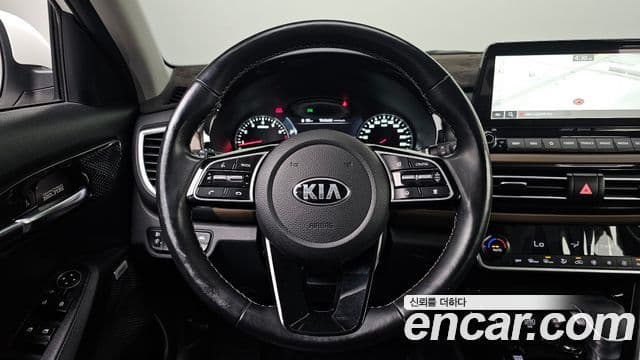 Kia Seltos 2019 — Фото 15/20