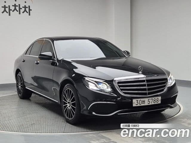 Mercedes-Benz E-Class 2018 — Фото 4/20