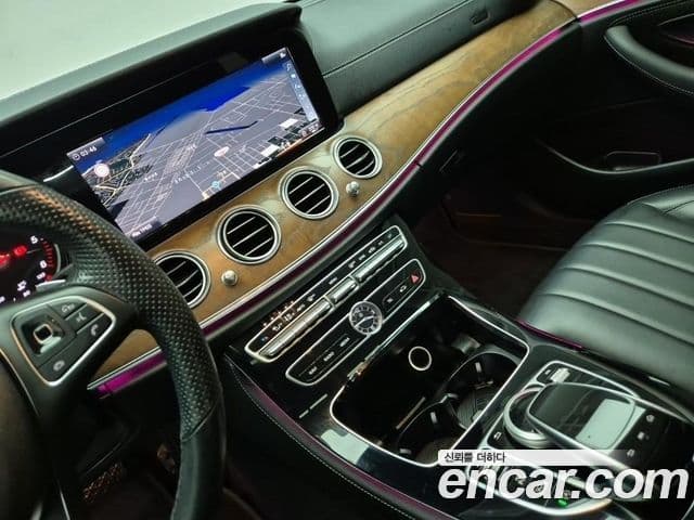 Mercedes-Benz E-Class 2018 — Фото 10/20