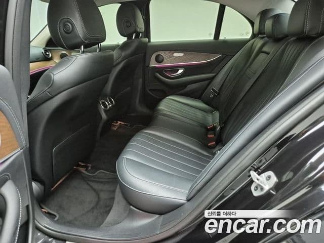 Mercedes-Benz E-Class 2018 — Фото 12/20
