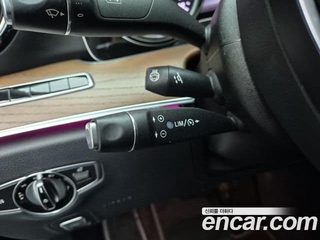 Mercedes-Benz E-Class 2018 — Фото 16/20