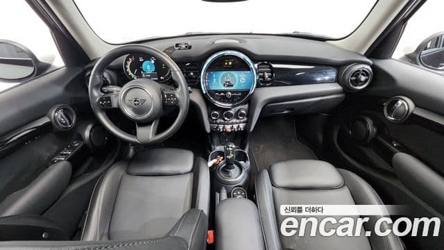 Mini Cooper 2021 — ფოტო 7/20