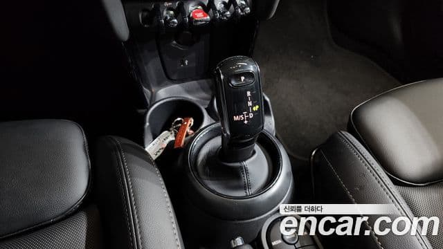 Mini Cooper 2021 — ფოტო 9/20