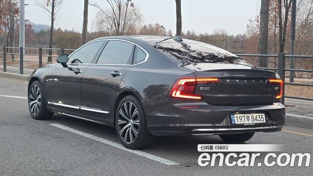 Volvo S90 2023 — ფოტო 7/20