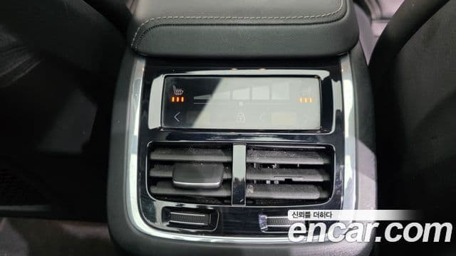 Volvo XC60 2021 — Photo 20/20
