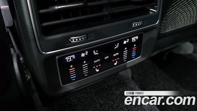Audi Q7 2022 — Фото 19/20