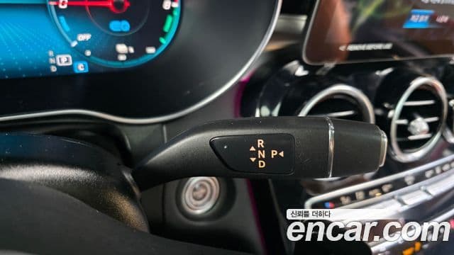 Mercedes-Benz GLC-Class 2022 — Photo 10/20