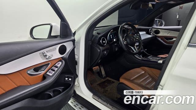 Mercedes-Benz GLC-Class 2022 — Photo 2/20