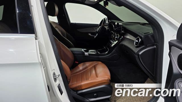 Mercedes-Benz GLC-Class 2022 — Photo 15/20