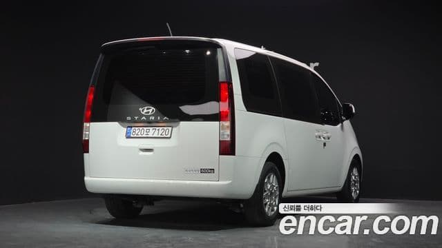 Hyundai Staria 2024 — ფოტო 2/20