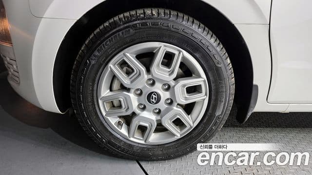 Hyundai Staria 2024 — ფოტო 5/20