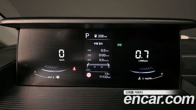 Hyundai Staria 2024 — ფოტო 8/20