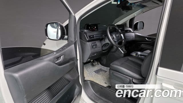 Hyundai Staria 2024 — ფოტო 11/20