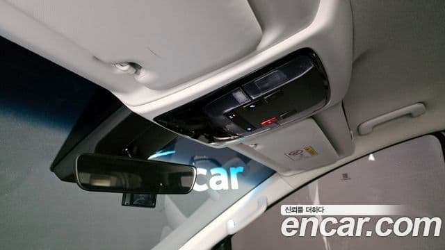 Hyundai Staria 2024 — ფოტო 17/20