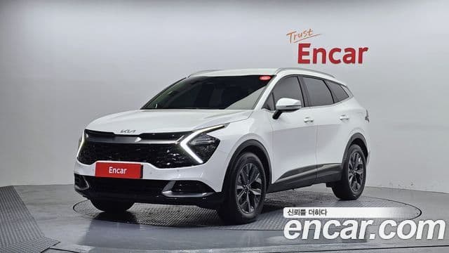 Kia Sportage 2022 — Фото 1/20