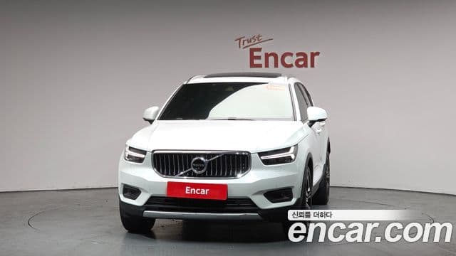Volvo XC40 2020 — ფოტო 3/20