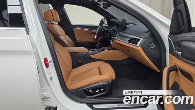 BMW 5 Series 2022 — Photo 18/20