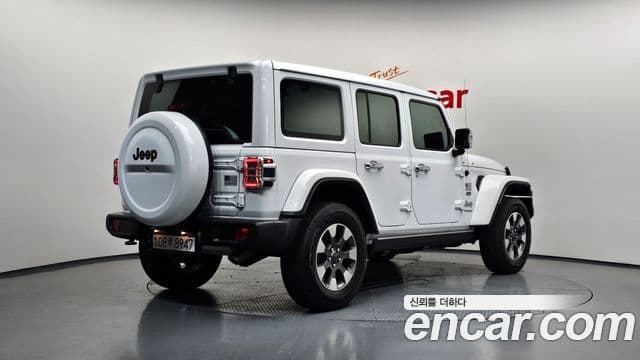 Jeep Wrangler 2022 — ფოტო 6/20