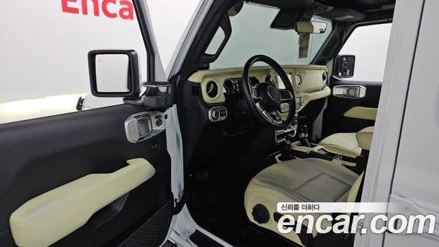 Jeep Wrangler 2022 — ფოტო 5/20
