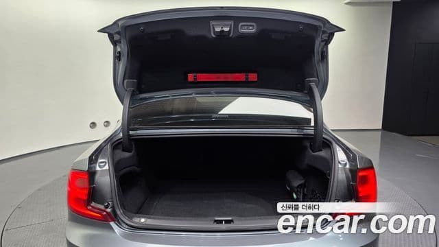 Volvo S90 2019 — Şəkil 20/20