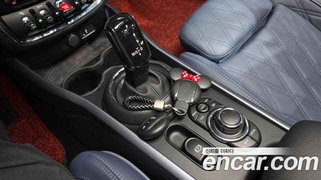 Mini Cooper S Clubman 2023 — ფოტო 9/20