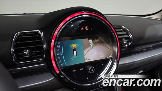 Mini Cooper S Clubman 2023 — ფოტო 17/20