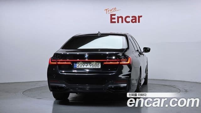 BMW 7 Series 2021 — ფოტო 4/20