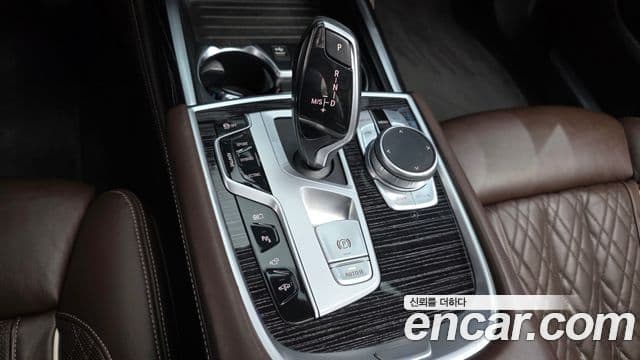 BMW 7 Series 2021 — ფოტო 9/20