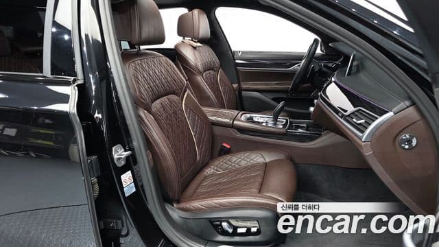 BMW 7 Series 2021 — Фото 10/20