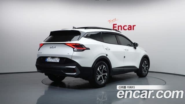 Kia Sportage 2021 — ფოტო 2/20