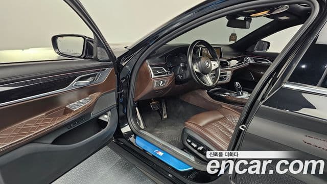 BMW 7 Series 2020 — ფოტო 10/20