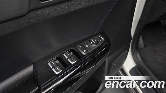 Kia Sportage The Bold 2020 — ფოტო 17/20