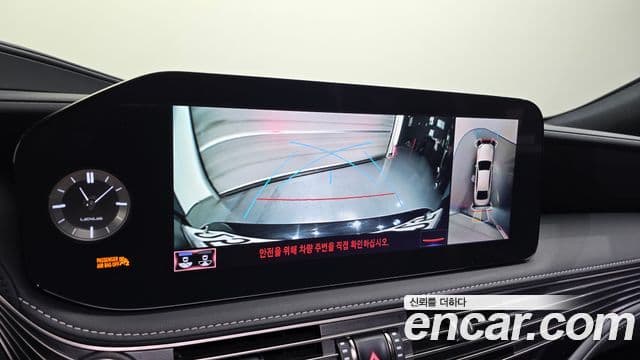Lexus LS500h 2021 — Şəkil 14/20