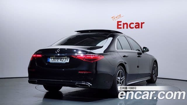 Mercedes-Benz S-Class 2022 — Photo 2/20